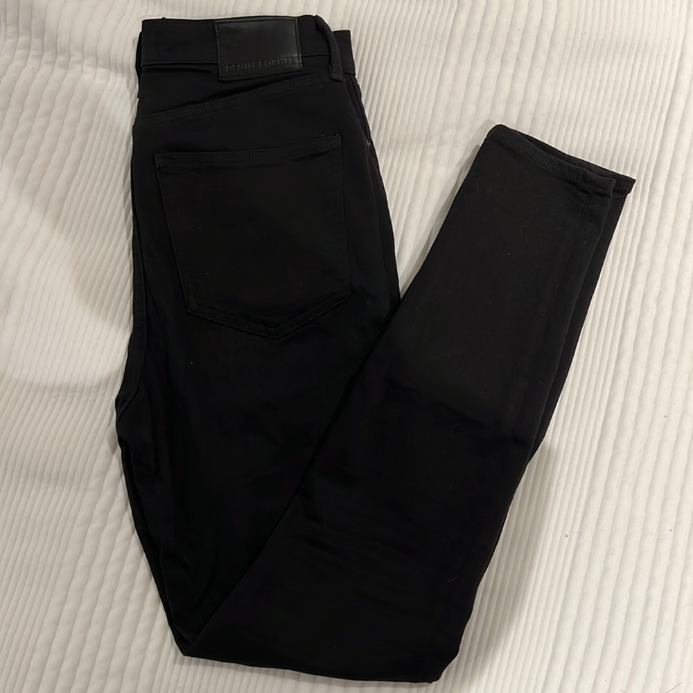 Denim Forum Women's Skinny Jeans in Black